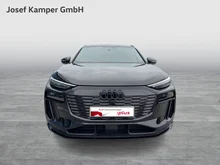 Audi Q6 Sportback e-tron quattro in Mythosschwarz Metallic