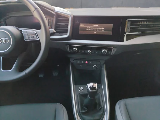 Bild eines Audi A1 allstreet 30 TFSI