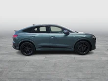 Audi Q4 Sportback e-tron quattro in Salbeigrün Metallic