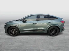 Audi Q4 Sportback e-tron quattro in Salbeigrün Metallic