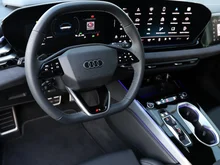 Audi A6 Avant e-hybrid quattro 220 kW in 5U Firmamentblau Metallic