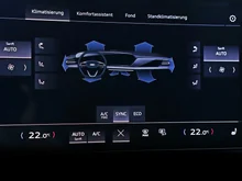Audi A6 Avant e-hybrid quattro 220 kW in 5U Firmamentblau Metallic