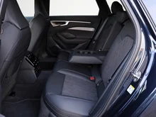 Audi A6 Avant e-hybrid quattro 220 kW in 5U Firmamentblau Metallic