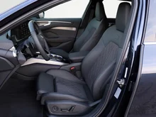 Audi A6 Avant e-hybrid quattro 220 kW in 5U Firmamentblau Metallic