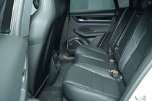 Porsche Macan 4 in mittelgrau - metallic