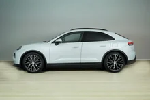 Porsche Macan 4 in mittelgrau - metallic