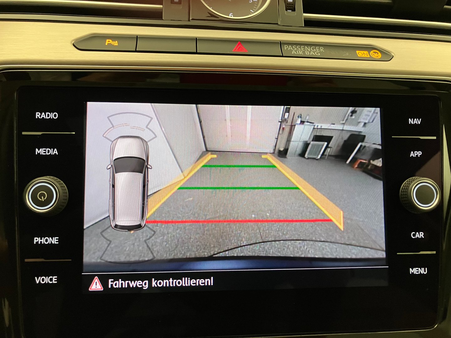 VW Passat Variant Highline TDI SCR DSG | Bild 21 von 30