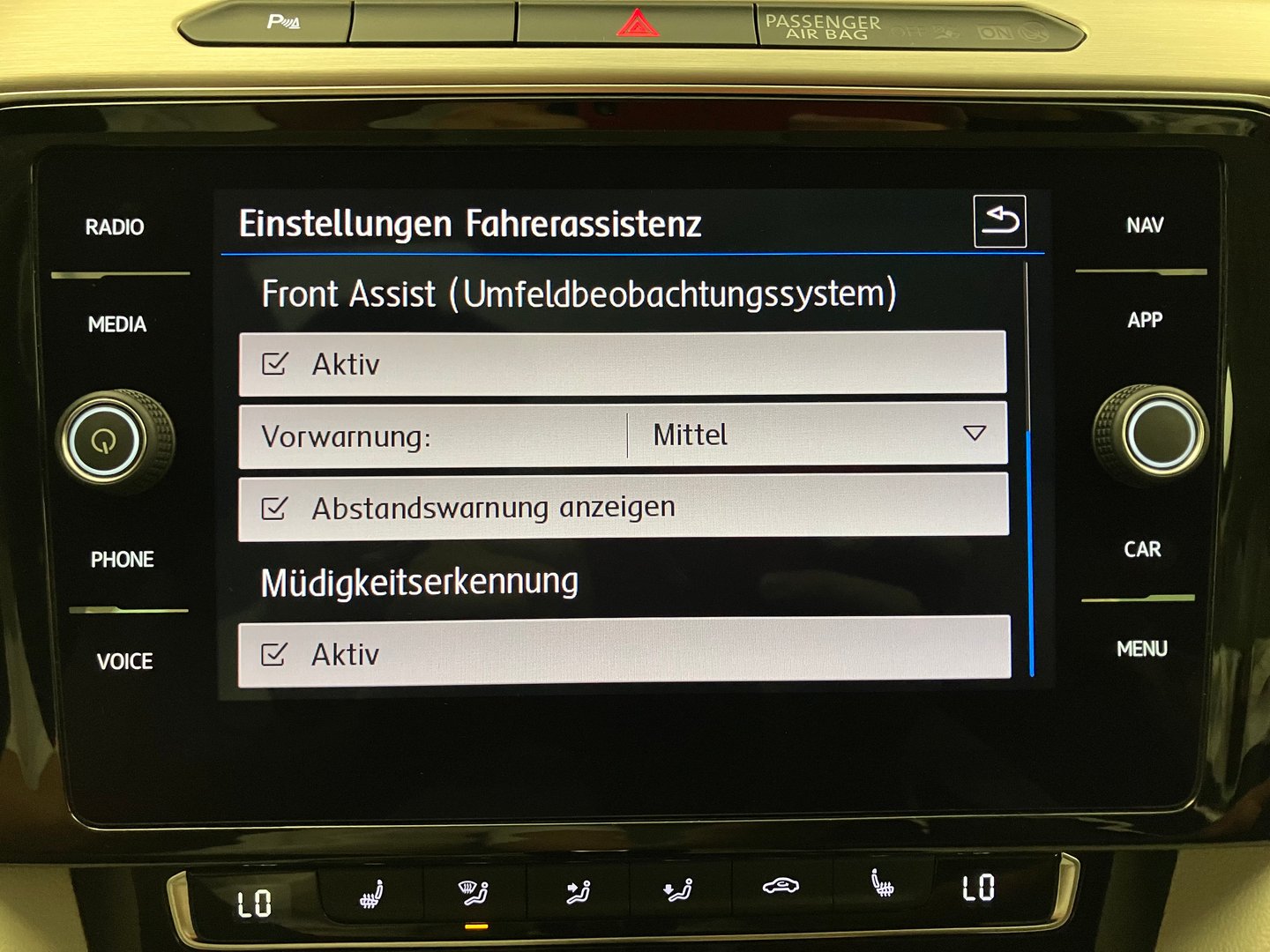 VW Passat Variant Highline TDI SCR DSG | Bild 25 von 30