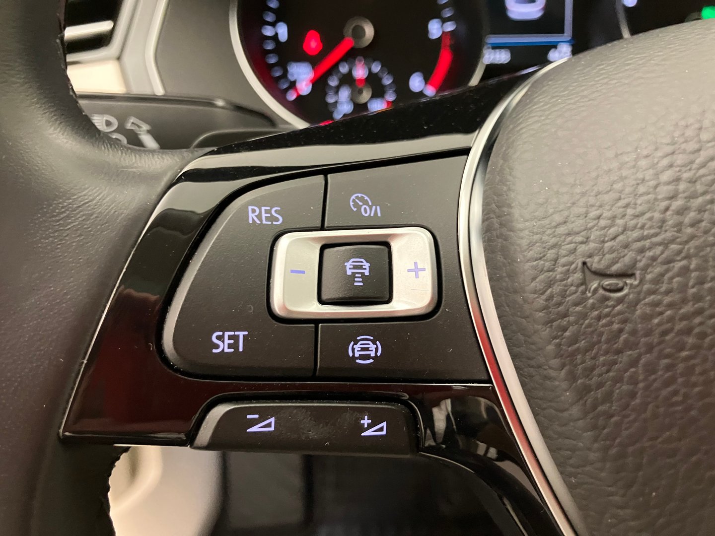 VW Passat Variant Highline TDI SCR DSG | Bild 17 von 30