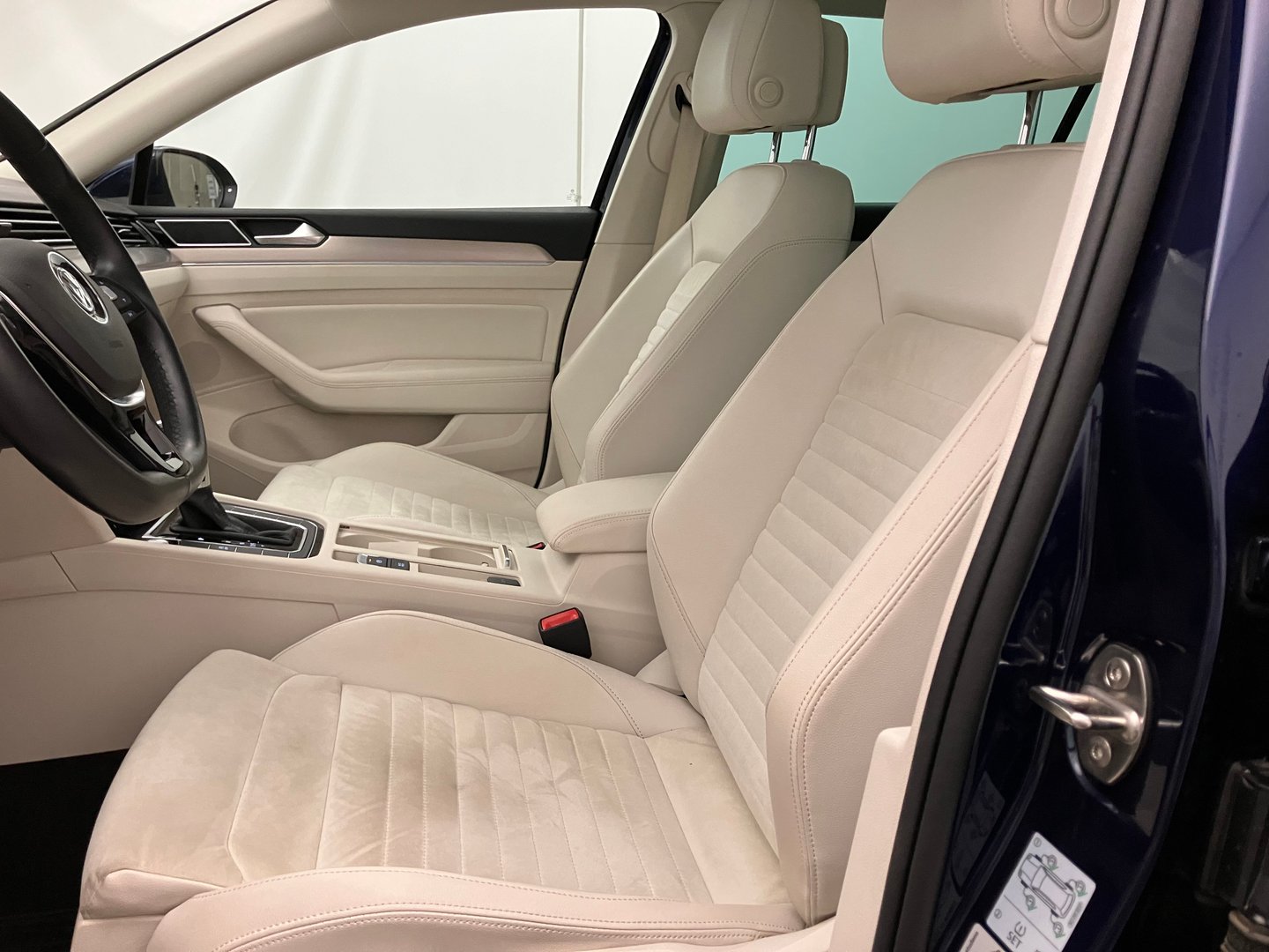 VW Passat Variant Highline TDI SCR DSG | Bild 11 von 30