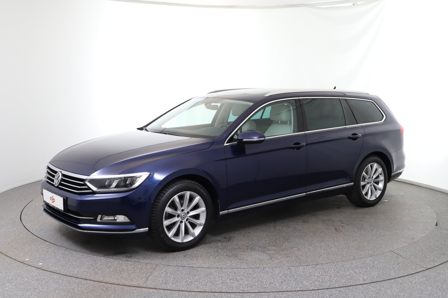 Bild eines VW Passat Variant Highline TDI SCR DSG