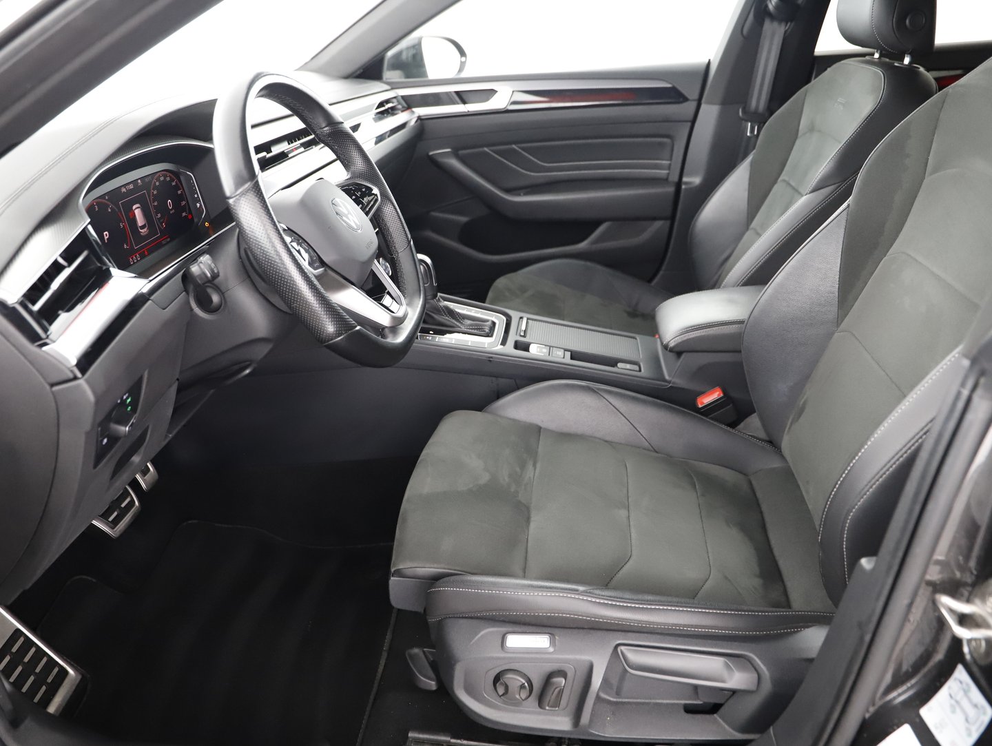 VW Arteon SB R-Line TDI 4MOTION DSG | Bild 13 von 31