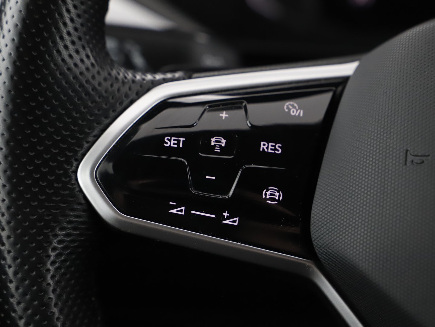 VW Arteon SB R-Line TDI 4MOTION DSG | Bild 17 von 31