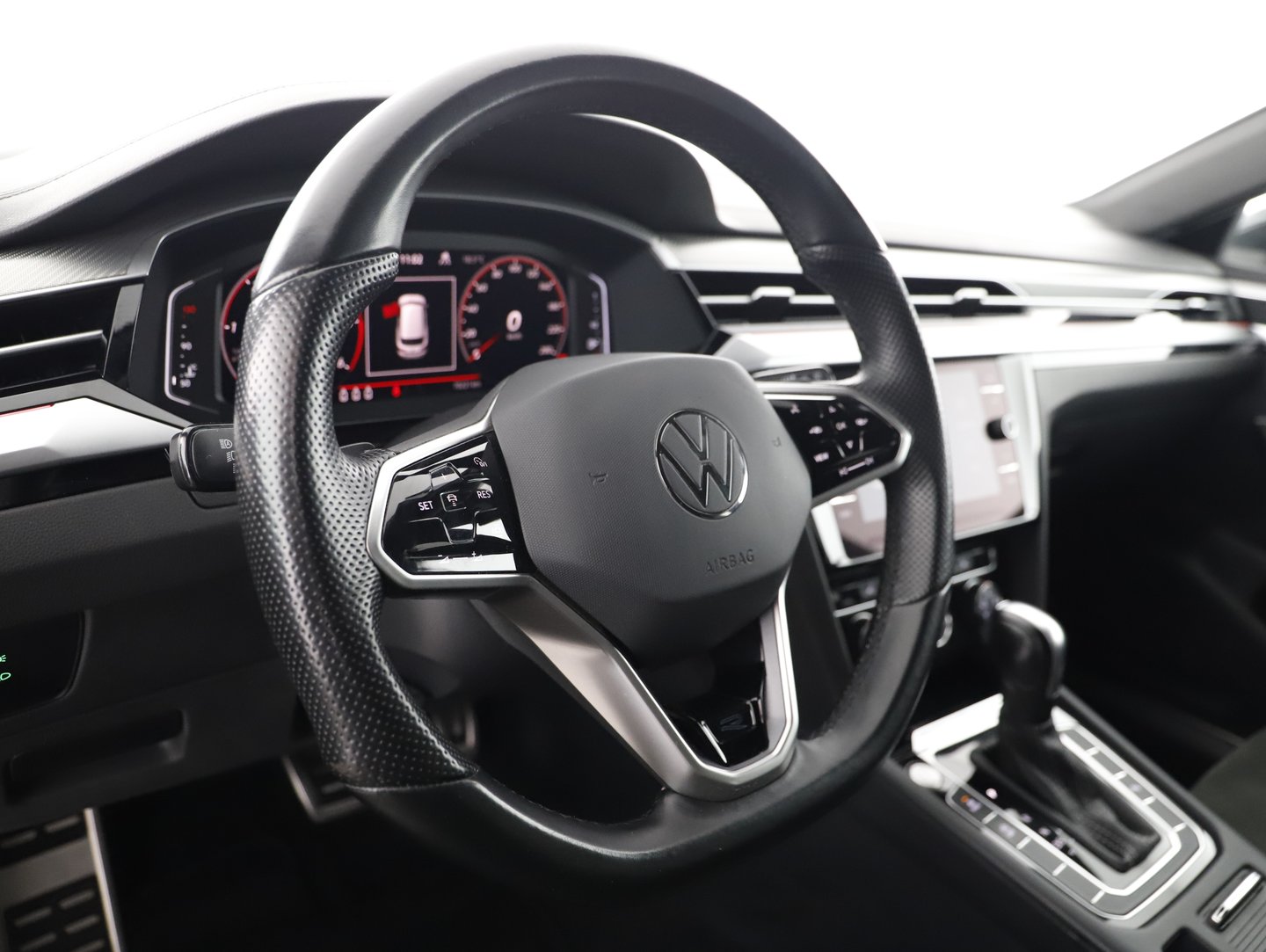 VW Arteon SB R-Line TDI 4MOTION DSG | Bild 16 von 31