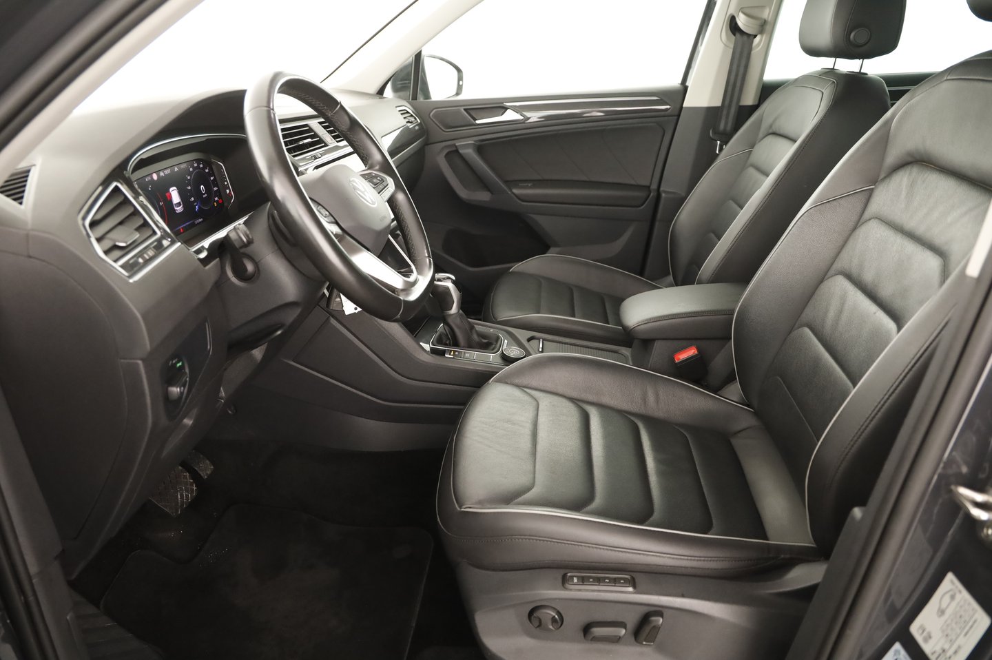 VW Tiguan Elegance TDI SCR 4MOTION DSG | Bild 9 von 26