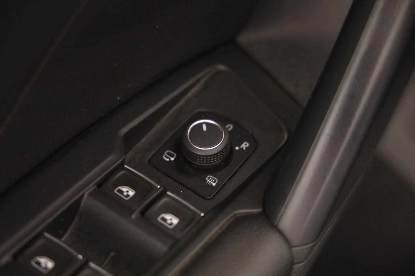 VW Tiguan Elegance TDI SCR 4MOTION DSG | Bild 7 von 26