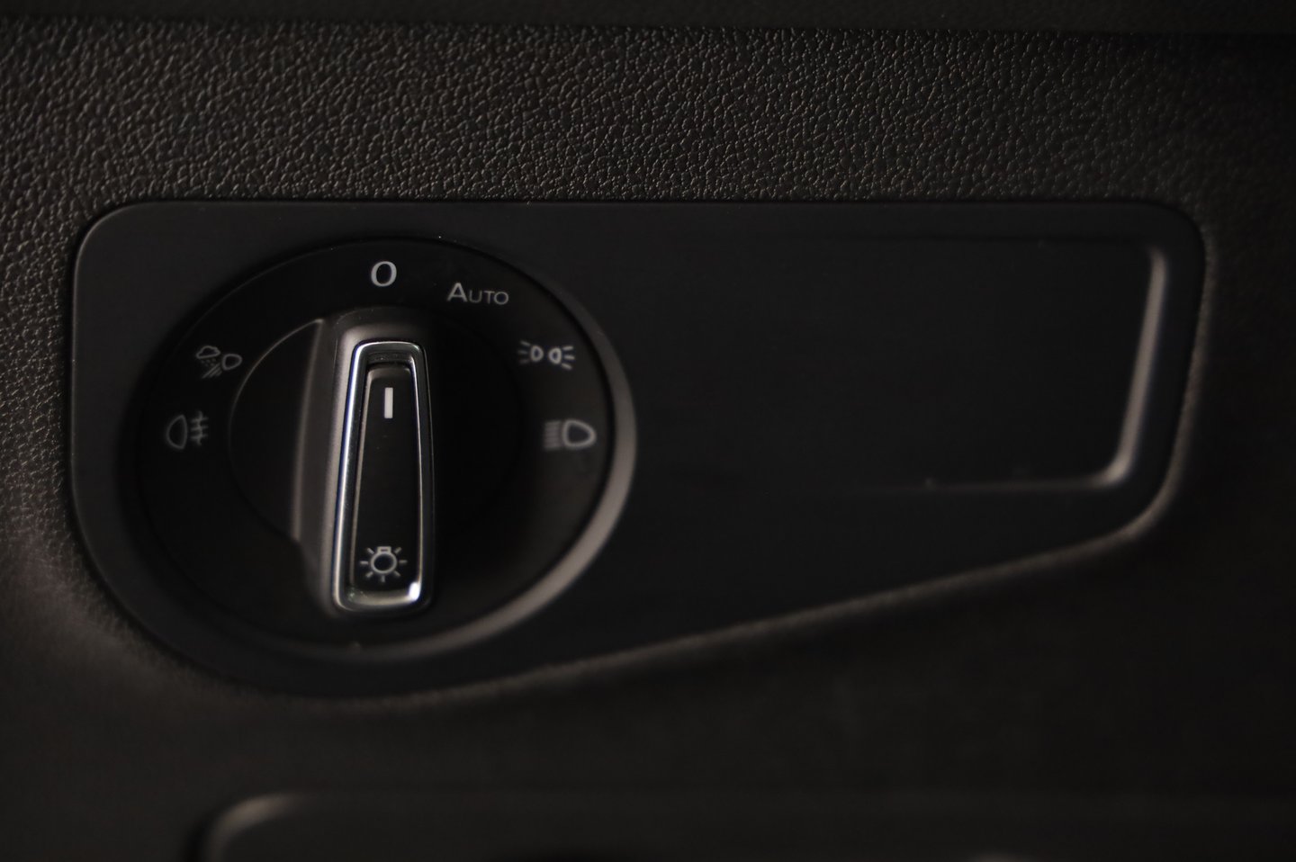 VW Tiguan Elegance TDI SCR 4MOTION DSG | Bild 8 von 26