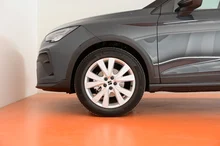 SEAT Arona Style 1.0 TSI in Fjord-Blau Dach Nacht-Schwarz