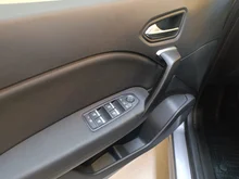 Renault Captur TCe 90 Intens in hellgrau - normal
