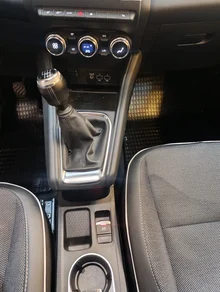 Renault Captur TCe 90 Intens in hellgrau - normal