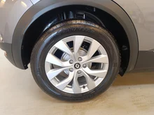 Renault Captur TCe 90 Intens in hellgrau - normal