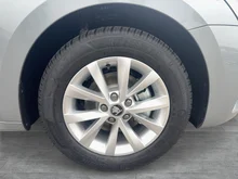 Škoda Octavia Combi Selection TSI mHEV DSG in Smokey Diamond-Silber Metallic