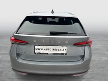 Škoda Octavia Combi Selection TSI mHEV DSG in Smokey Diamond-Silber Metallic
