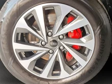 Audi Q6 e-tron quattro business in Magnetgrau