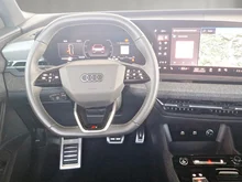 Audi Q6 e-tron quattro business in Magnetgrau