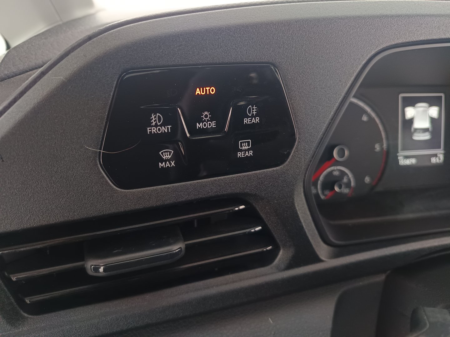 VW Caddy Maxi TDI | Bild 12 von 30