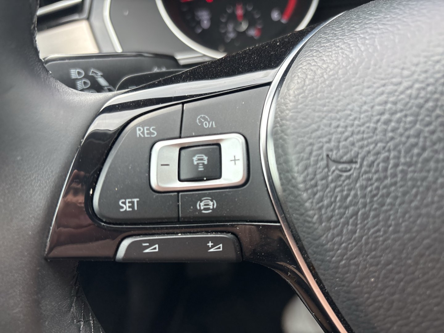 VW Passat Variant Highline TDI SCR DSG | Bild 12 von 20