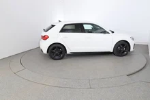 Thumbnail-Foto von Fahrzeug