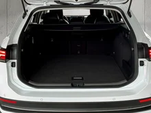 VW Passat Variant Business TDI DSG in Pure White