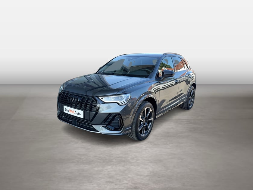 Audi Q3 35 TFSI admired