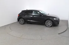 Audi A1 Sportback 25 TFSI intense in Mythosschwarz Metallic