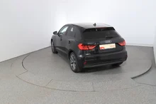 Audi A1 Sportback 25 TFSI intense in Mythosschwarz Metallic