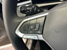 VW T-Roc Style eTSI DSG in Grenadillschwarz Metallic
