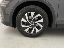 VW Tiguan Friends eTSI DSG in Delfingrau Metallic