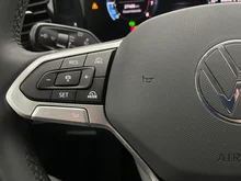 VW Tiguan Friends eTSI DSG in Delfingrau Metallic