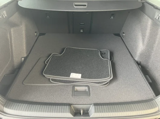 Bild eines Golf Variant Business mHeV DSG