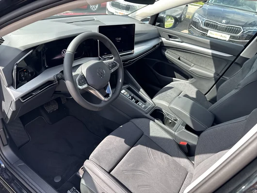Bild eines VW Golf Variant Business mHeV DSG