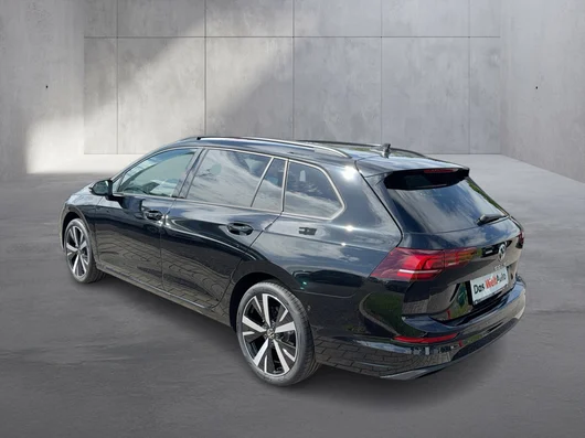 Bild eines VW Golf Variant Business mHeV DSG