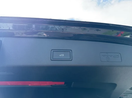 Bild eines VW Golf Variant Business mHeV DSG