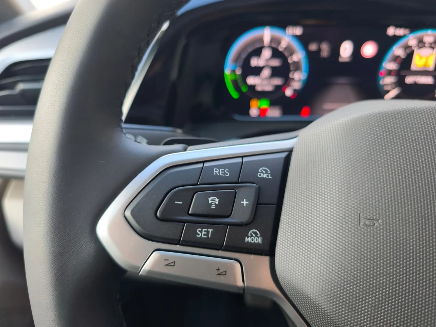 Bild eines Multivan Business ÜH eHybrid 180 kW 4M