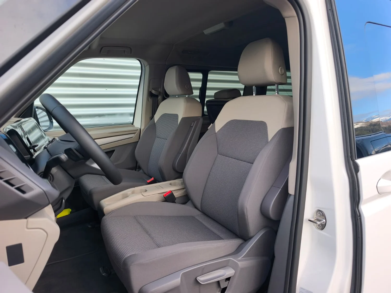 Bild eines Multivan Business ÜH eHybrid 180 kW 4M