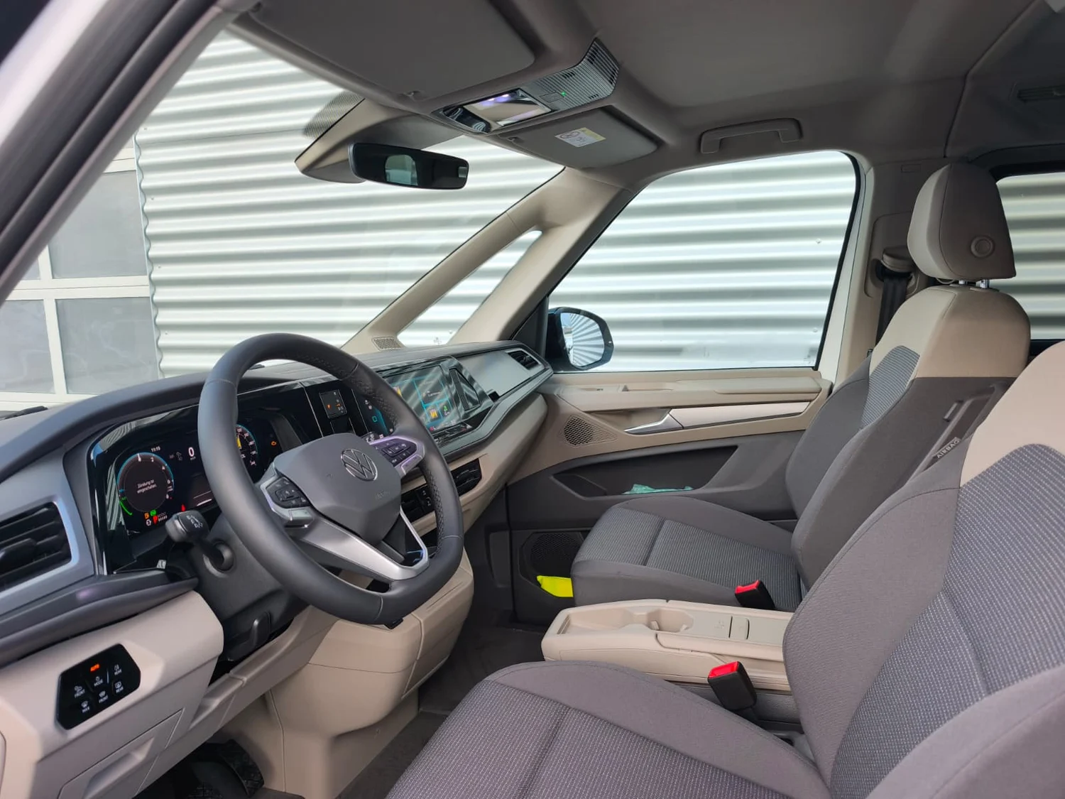 Bild eines Multivan Business ÜH eHybrid 180 kW 4M