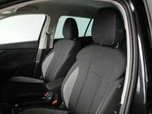 Škoda Kamiq Selection TSI DSG in Black-Magic Perleffekt