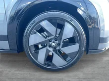 Škoda Peaq Sportline 90x in Graphit-Grau Metallic