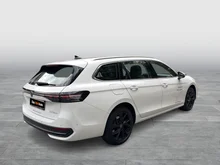 VW Passat Variant Business TDI DSG in Pure White
