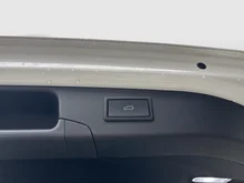 VW Passat Variant Business TDI DSG in Pure White